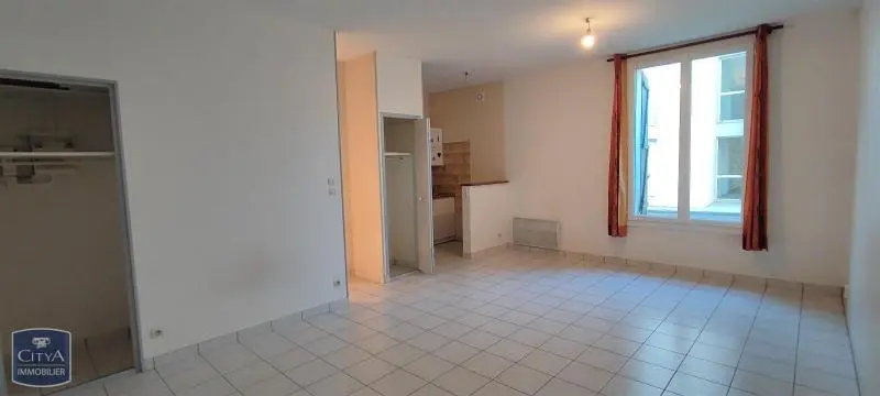 Photo 1 Appartement 1 pièce 32.92m²