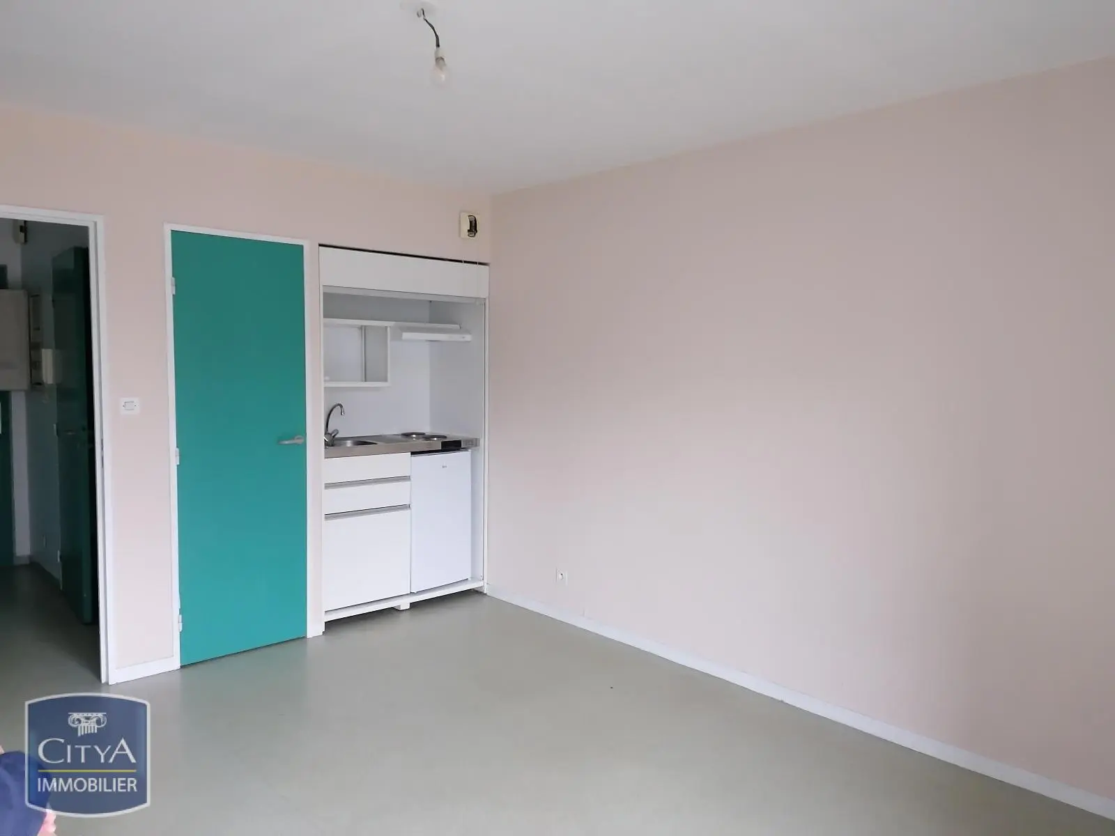 Photo 1 Appartement 1 pièce 23m²