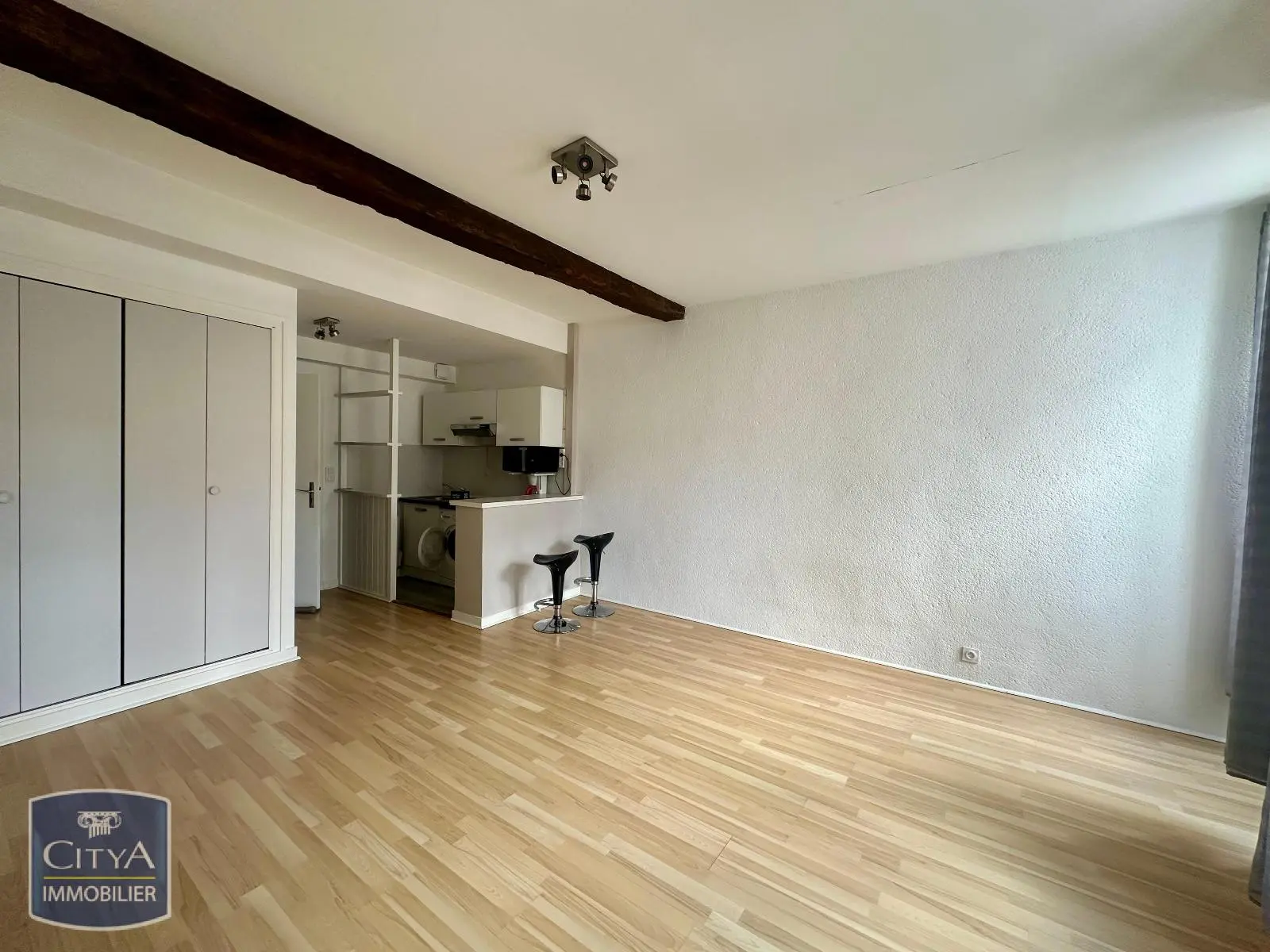 Photo 1 Appartement 1 pièce 28.09m²