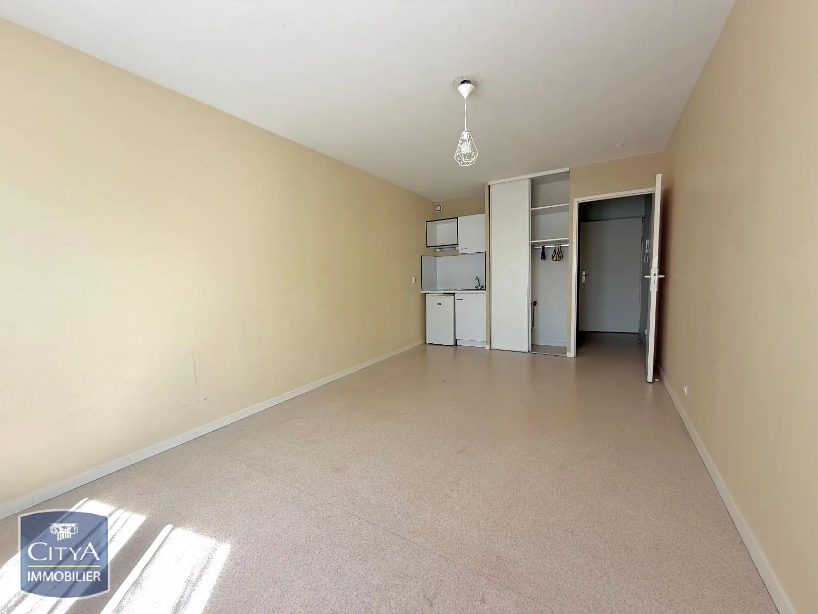 Photo 1 Appartement 1 pièce 24.81m²