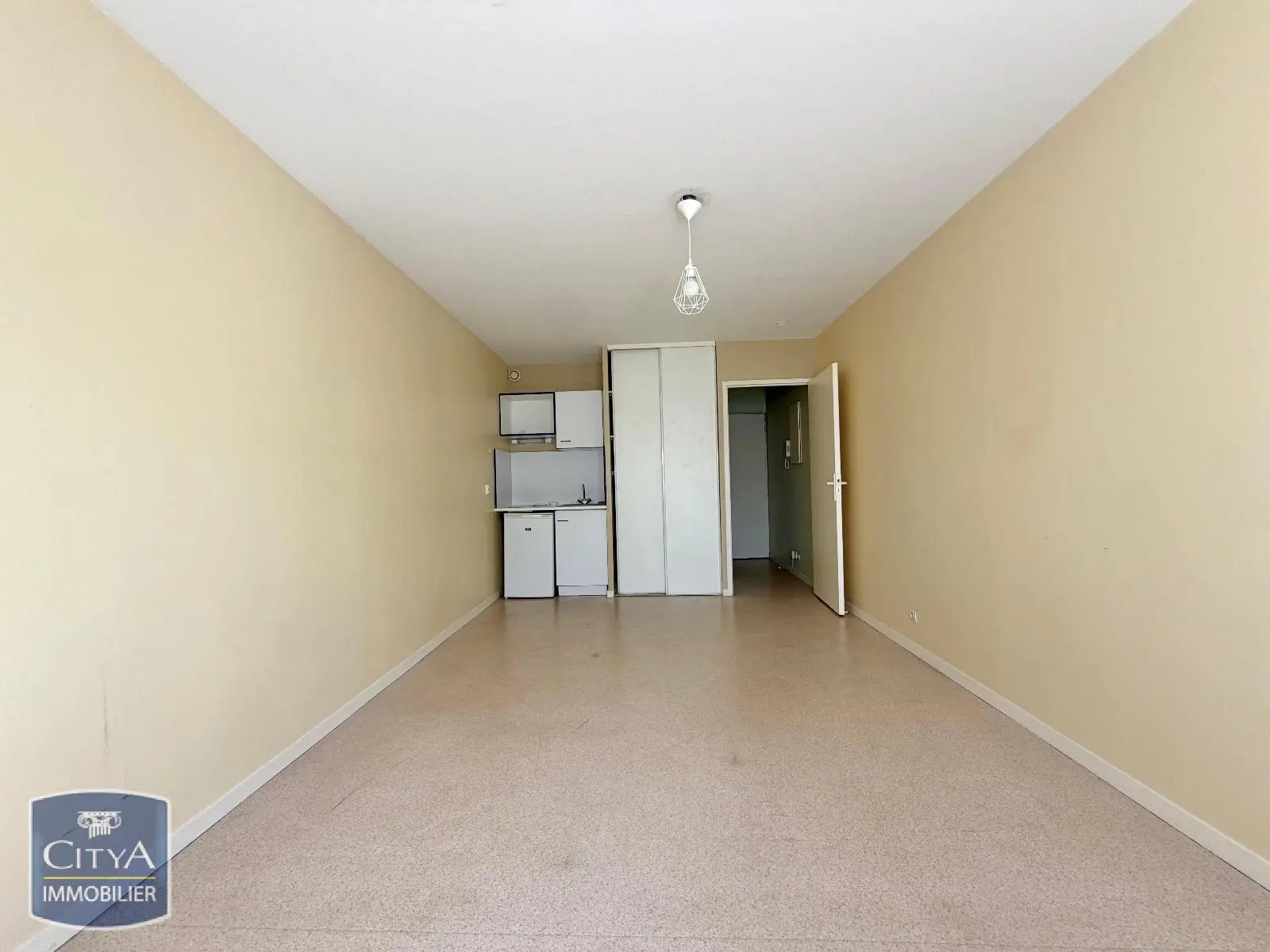 Photo 2 Appartement 1 pièce 24.81m²