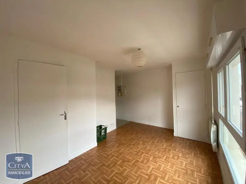 Photo 2 Appartement 1 pièce 17.86m²