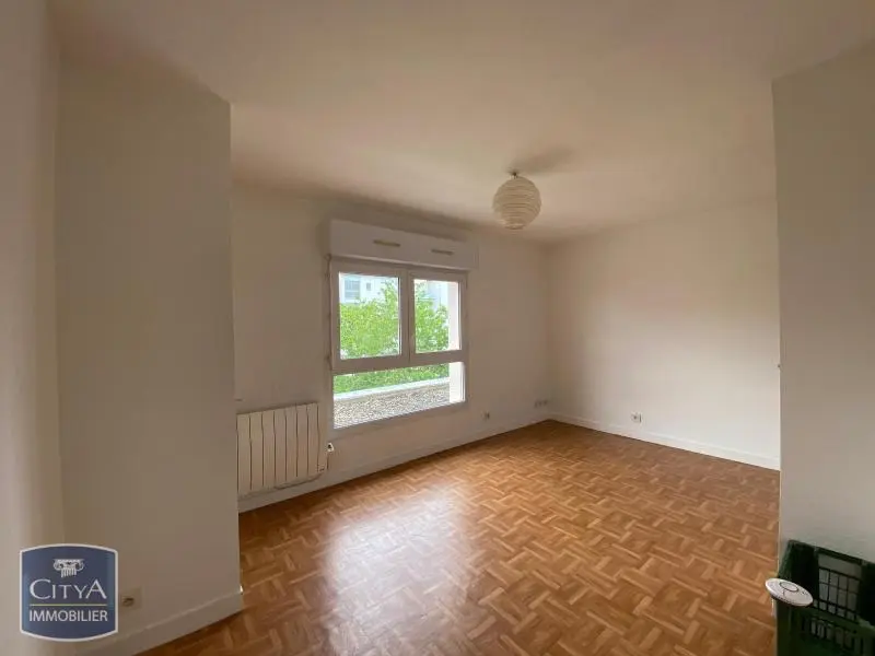 Photo 1 Appartement 1 pièce 17.86m²