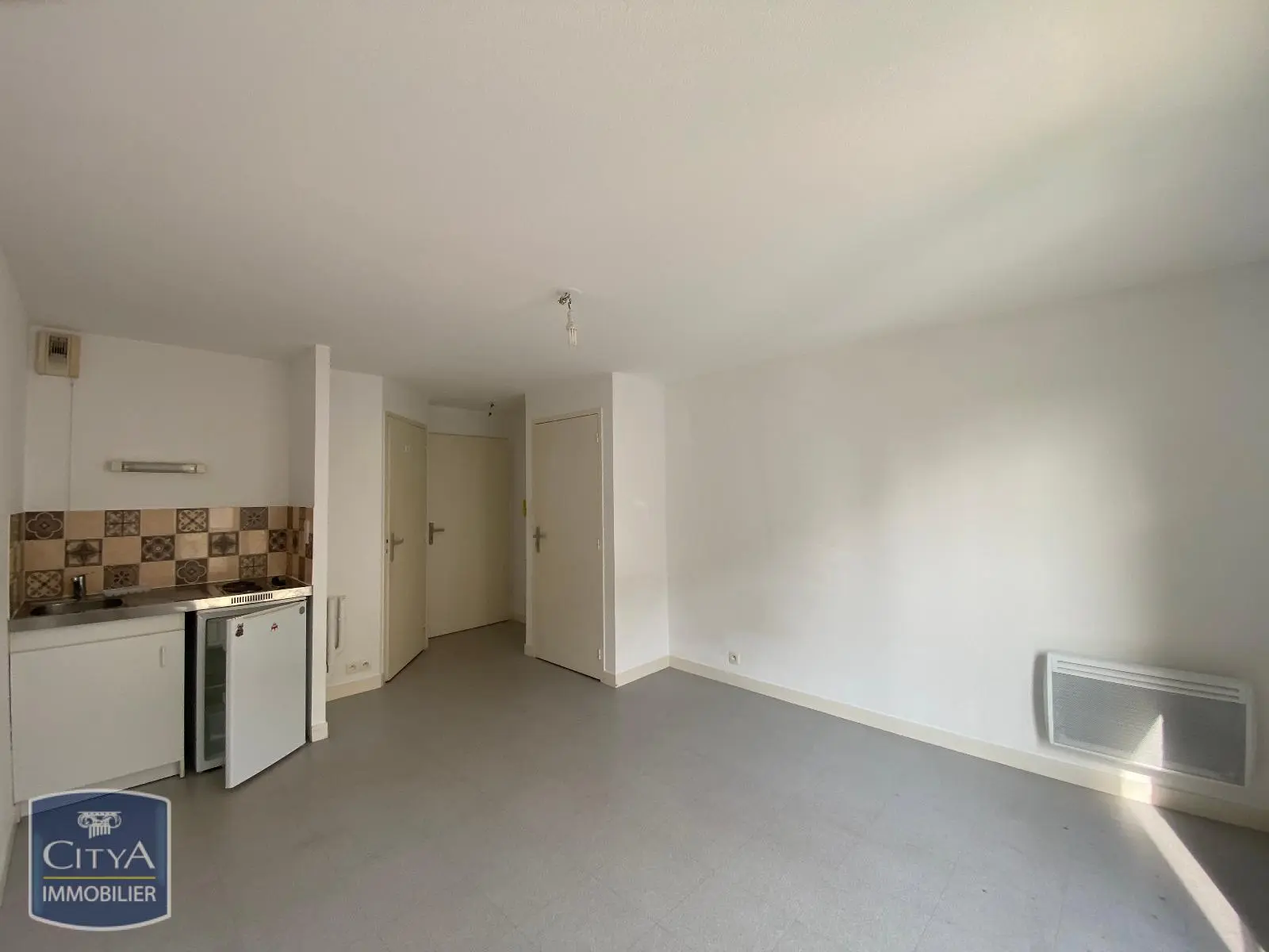 Photo 2 Appartement 1 pièce 21.96m²