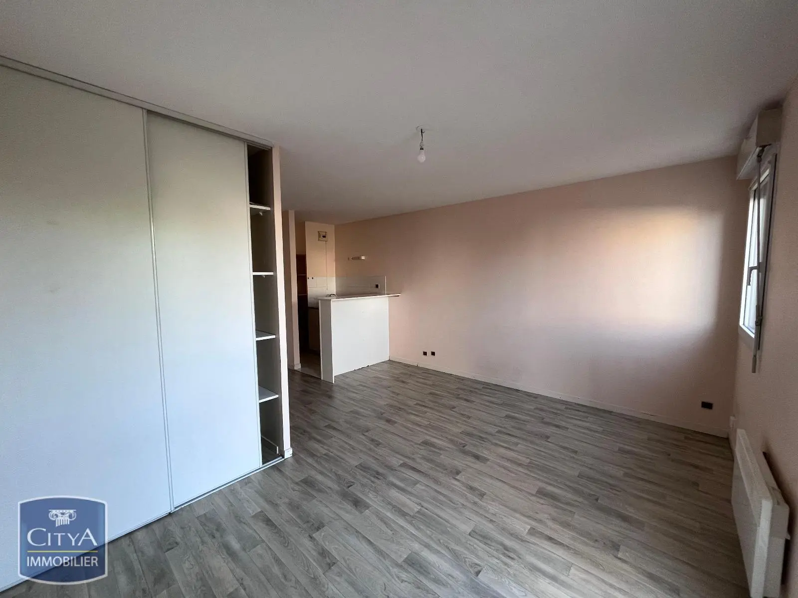 Photo 1 Appartement 1 pièce 25.56m²