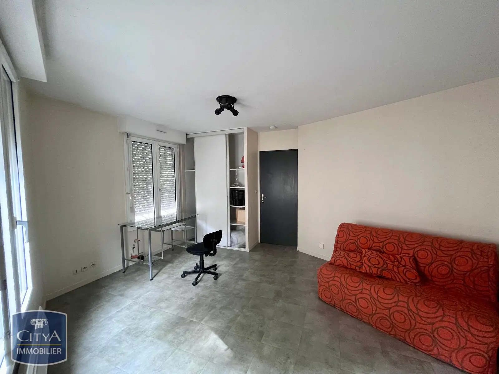 Photo 1 Appartement 1 pièce 27.54m²