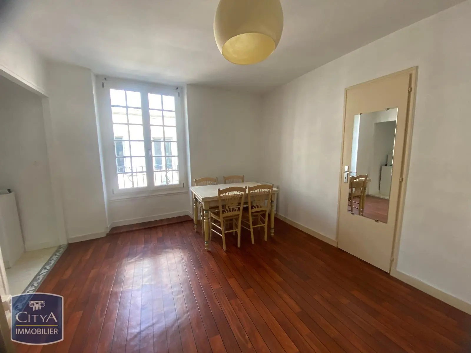 Photo 1 Appartement 1 pièce 23.52m²