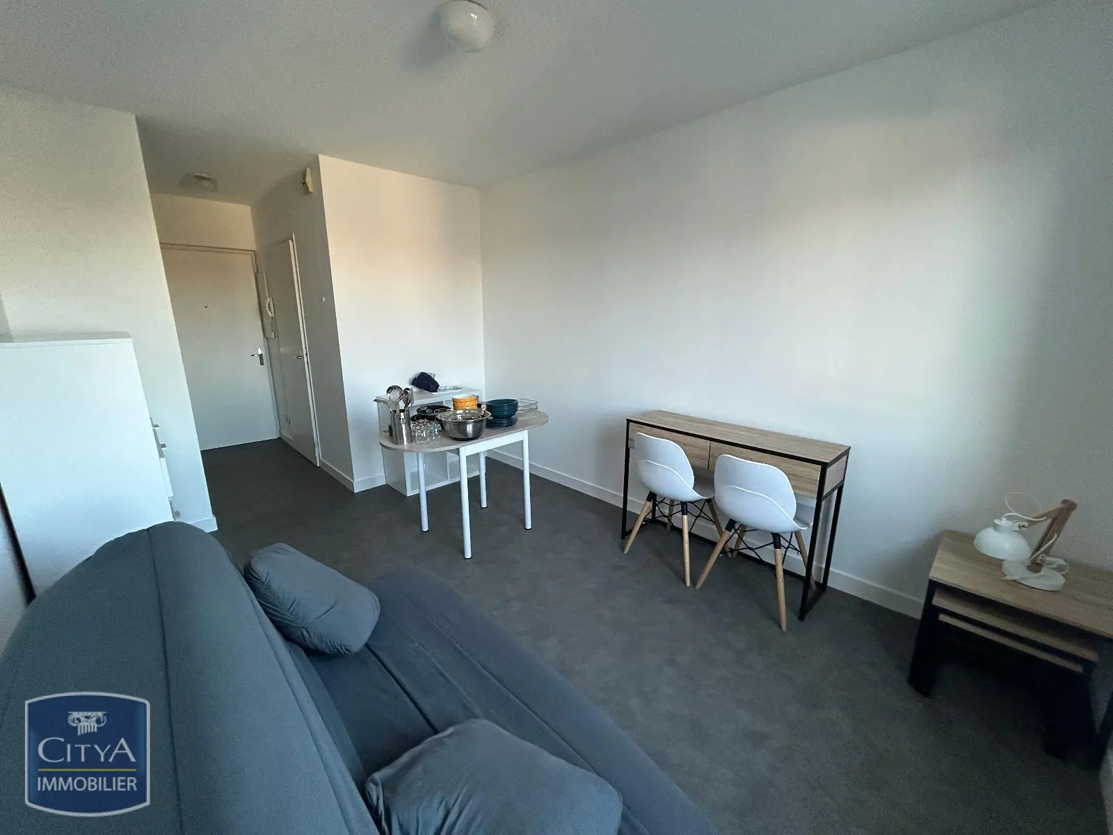 Photo 1 Appartement 1 pièce 17.74m²