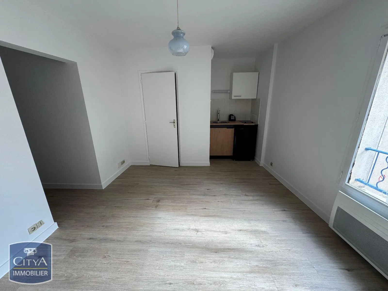 Photo 1 Appartement 1 pièce 22.93m²