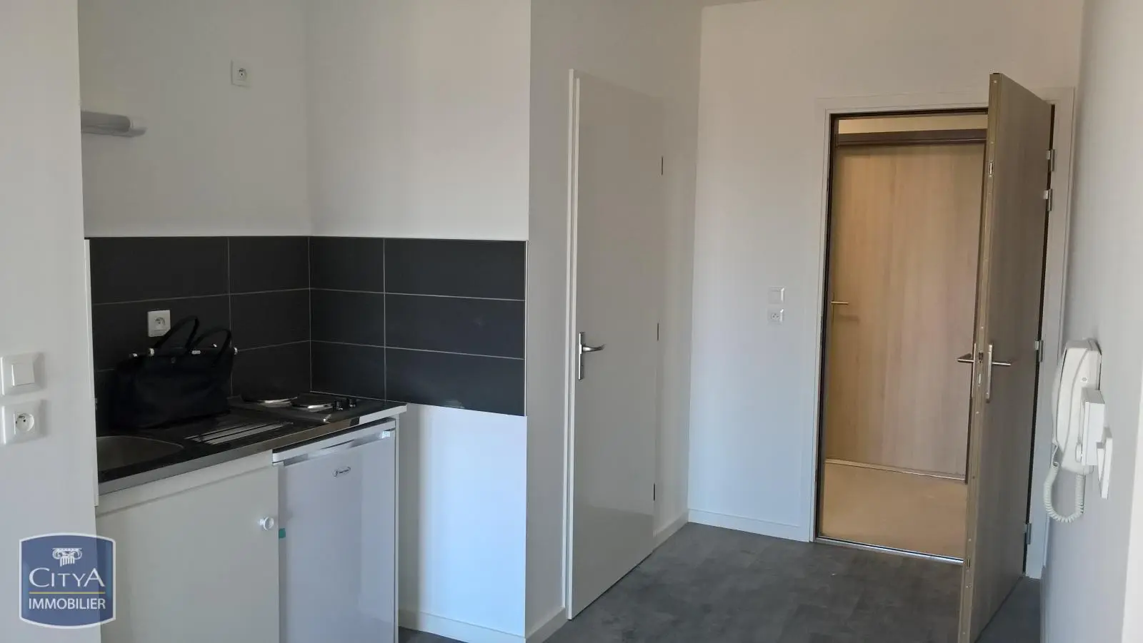 Photo 2 Appartement 1 pièce 21.53m²