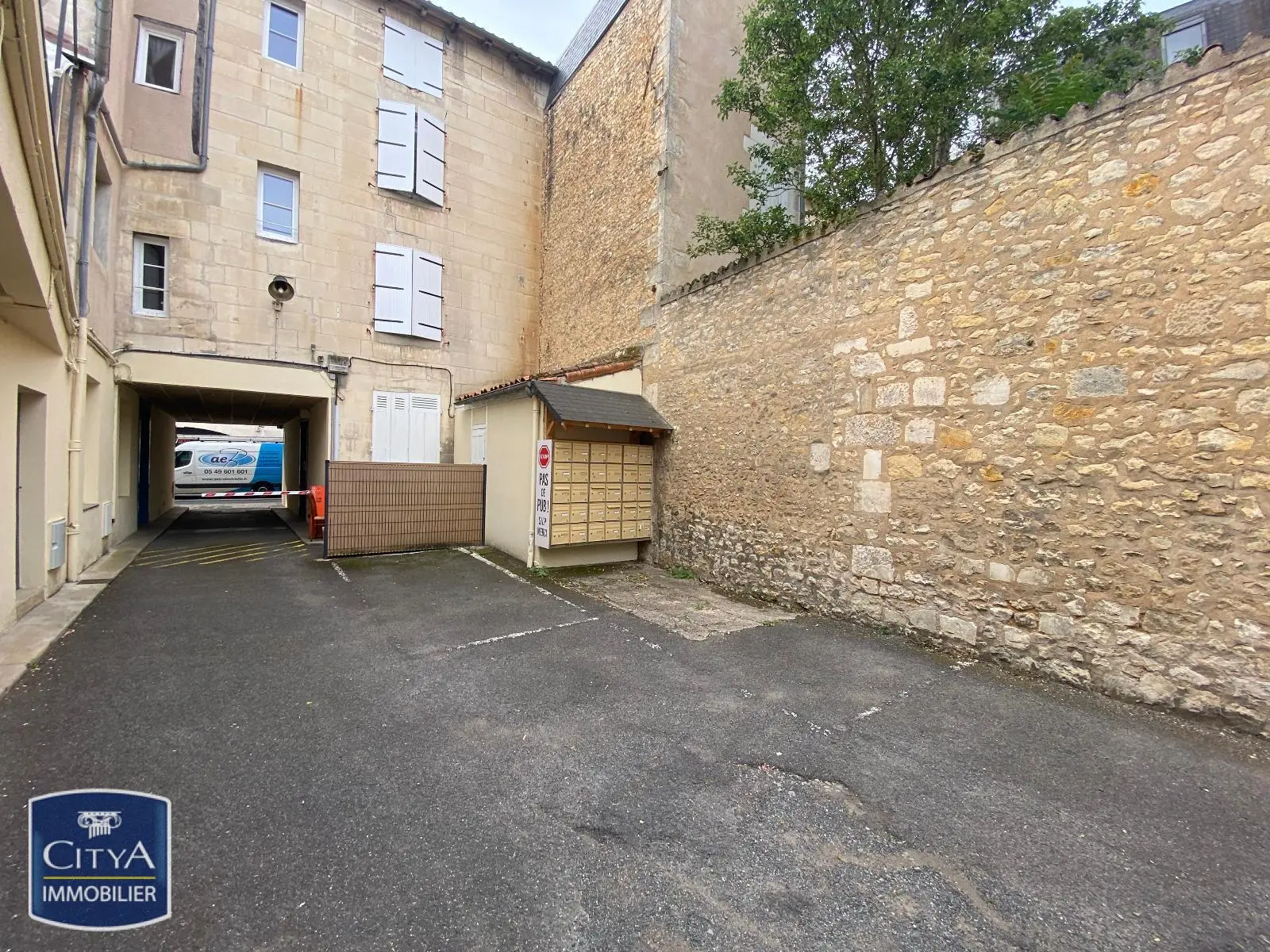 Photo 1 Appartement 1 pièce 28.73m²