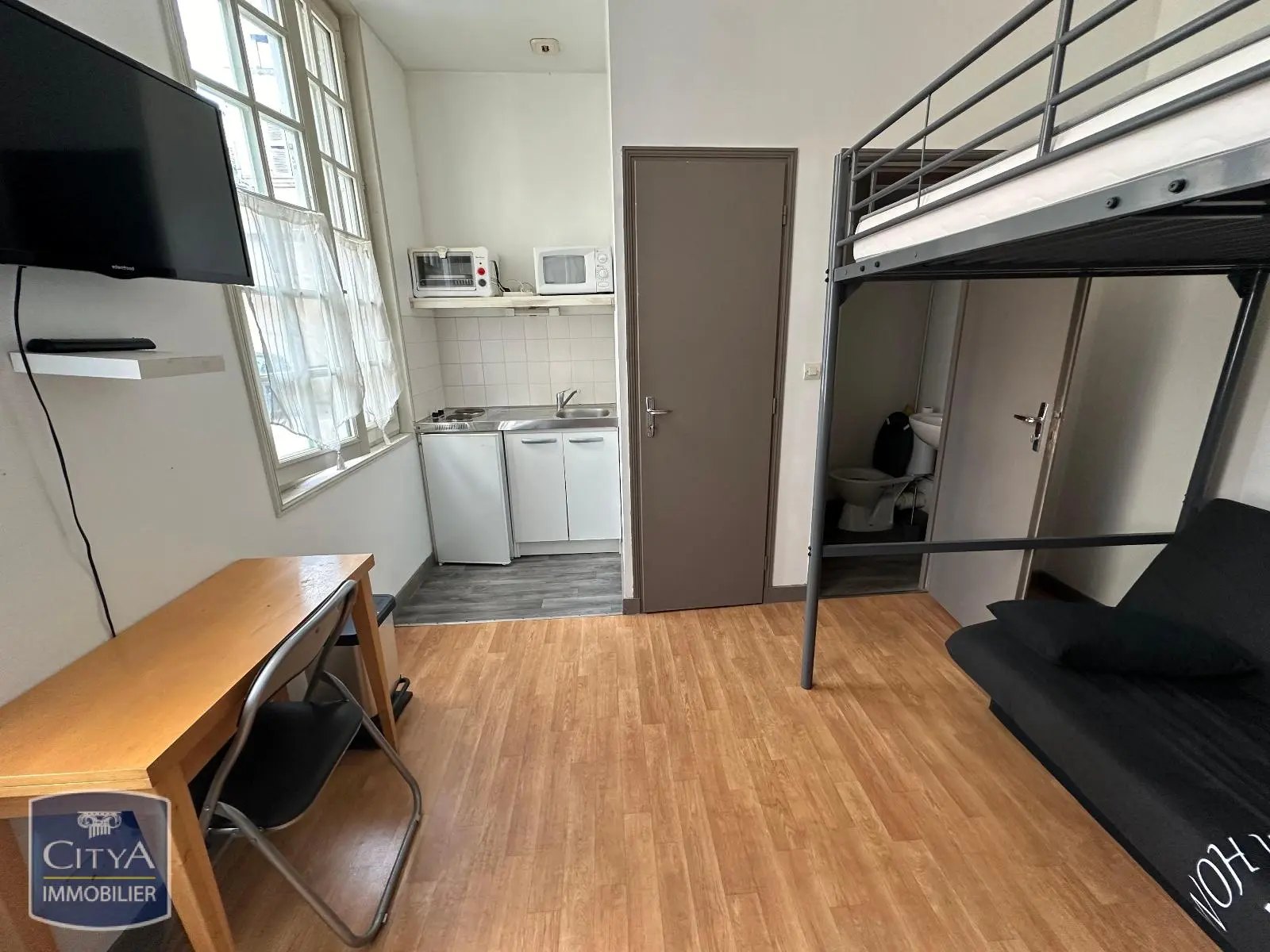 Photo 1 Appartement 1 pièce 13.83m²