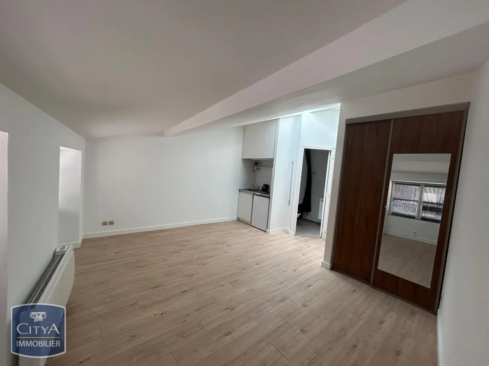 Photo 1 Appartement 1 pièce 18.47m²