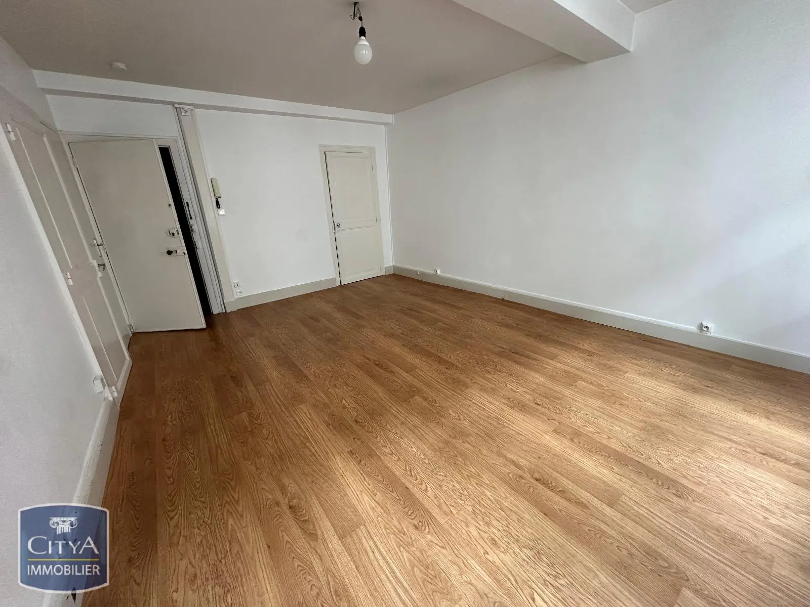Photo 1 Appartement 1 pièce 34m²