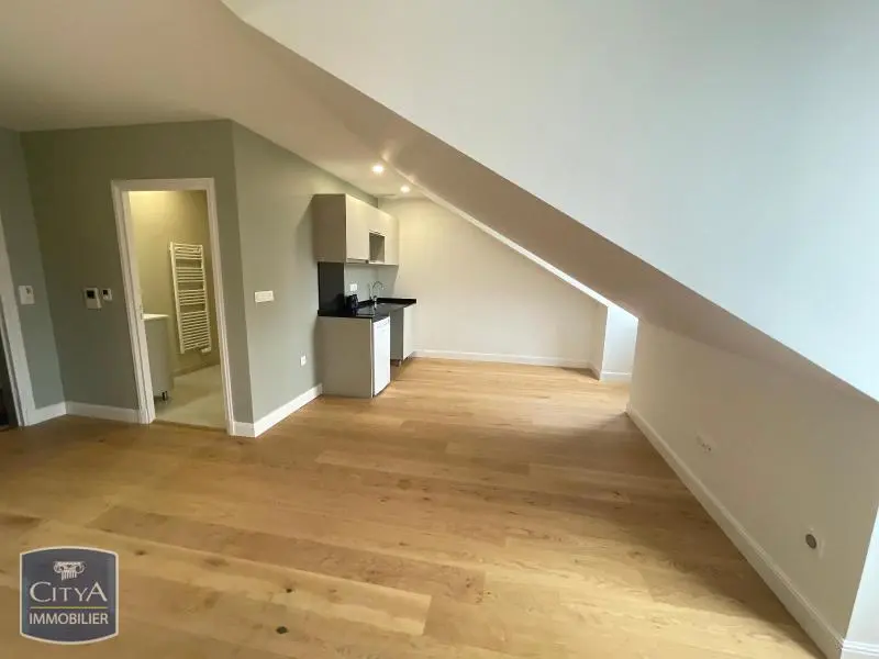 Photo 2 Appartement 1 pièce 28.43m²