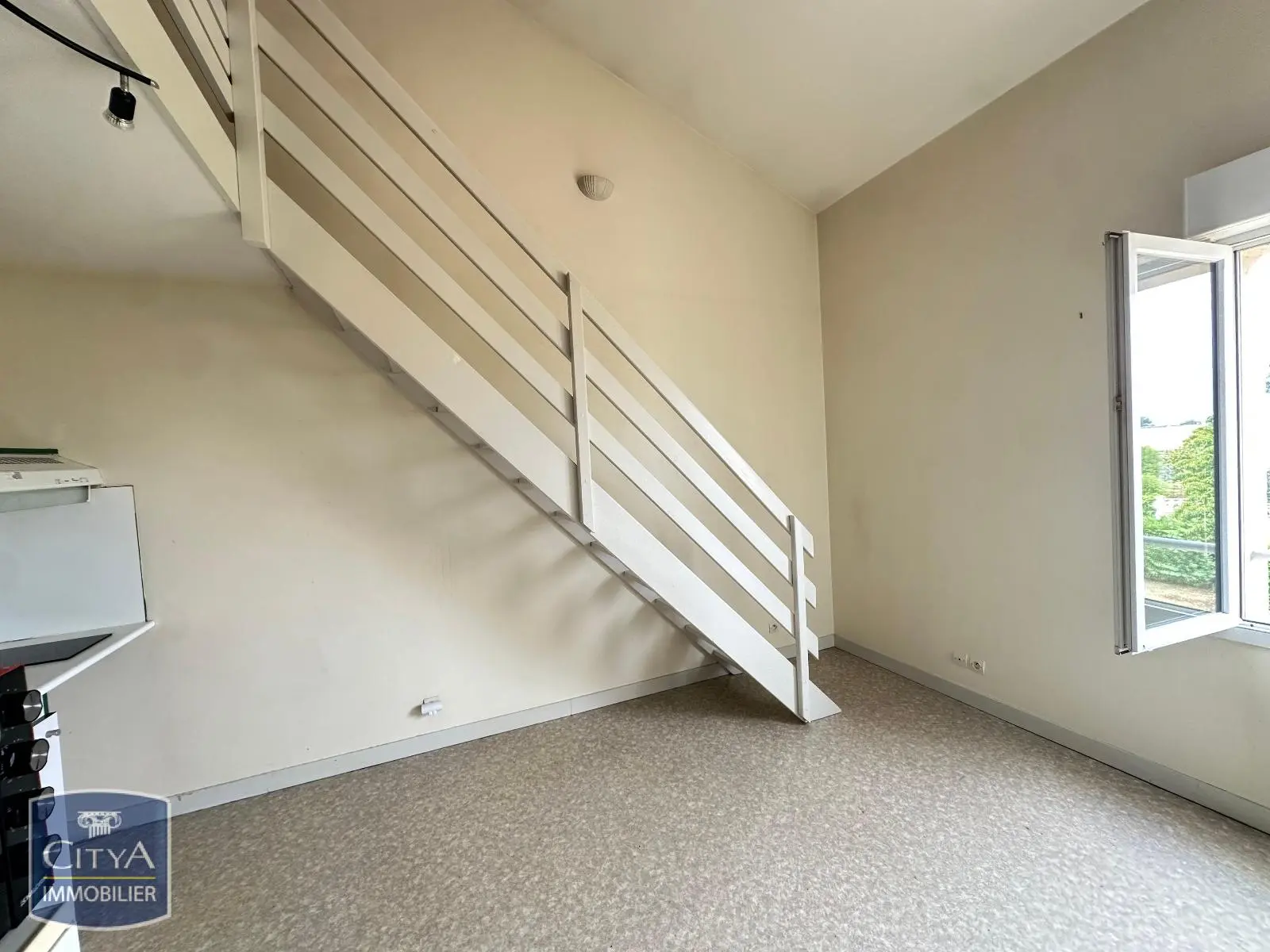 Photo 1 Appartement 1 pièce 31.6m²