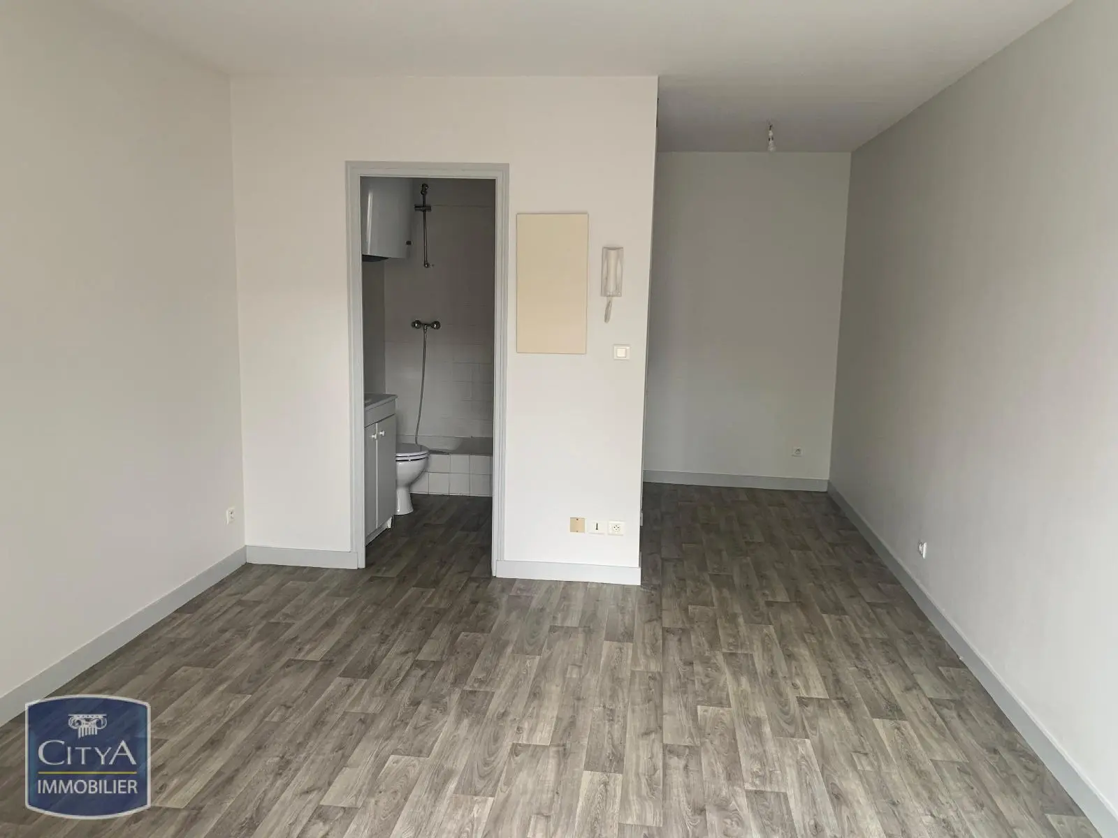 Photo 2 Appartement 1 pièce 21.8m²
