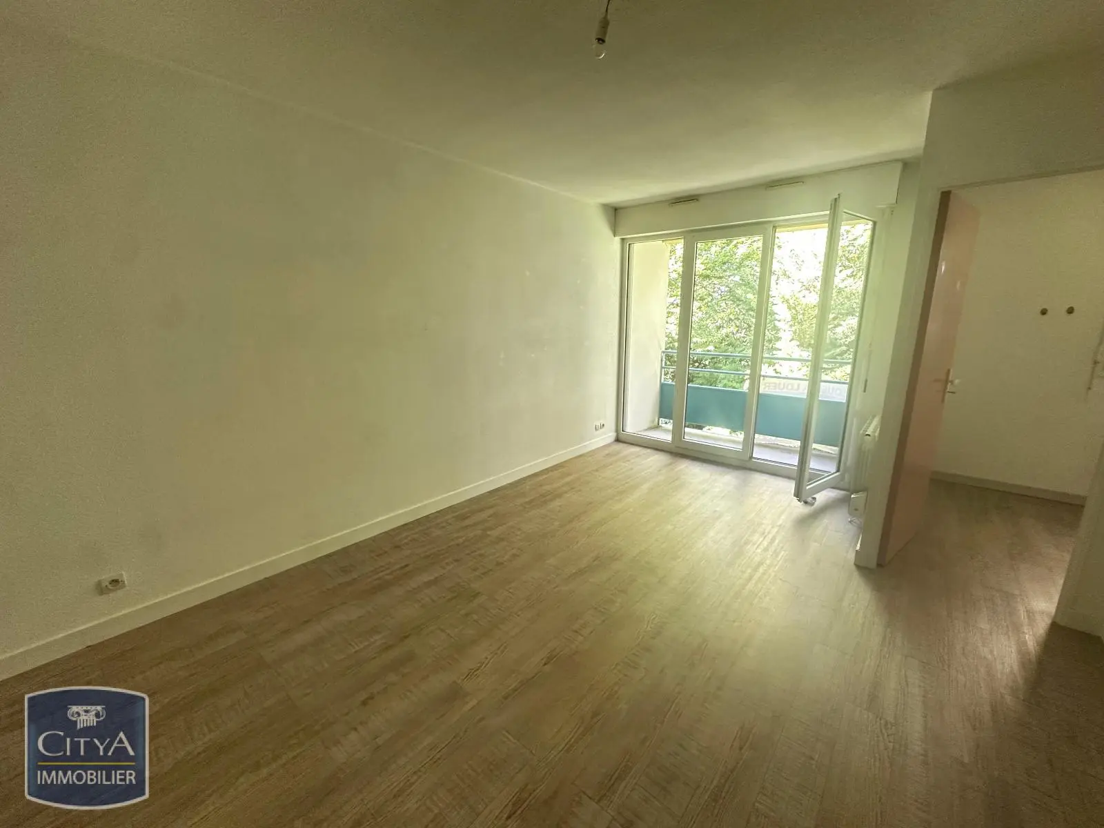 Photo 1 Appartement 1 pièce 30.78m²