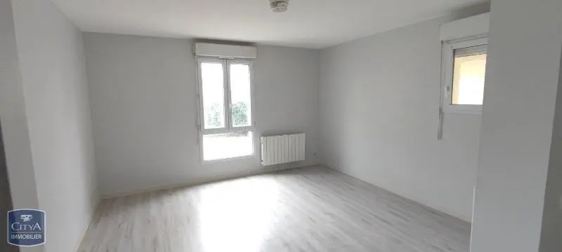 Photo 1 Appartement 1 pièce 23.69m²