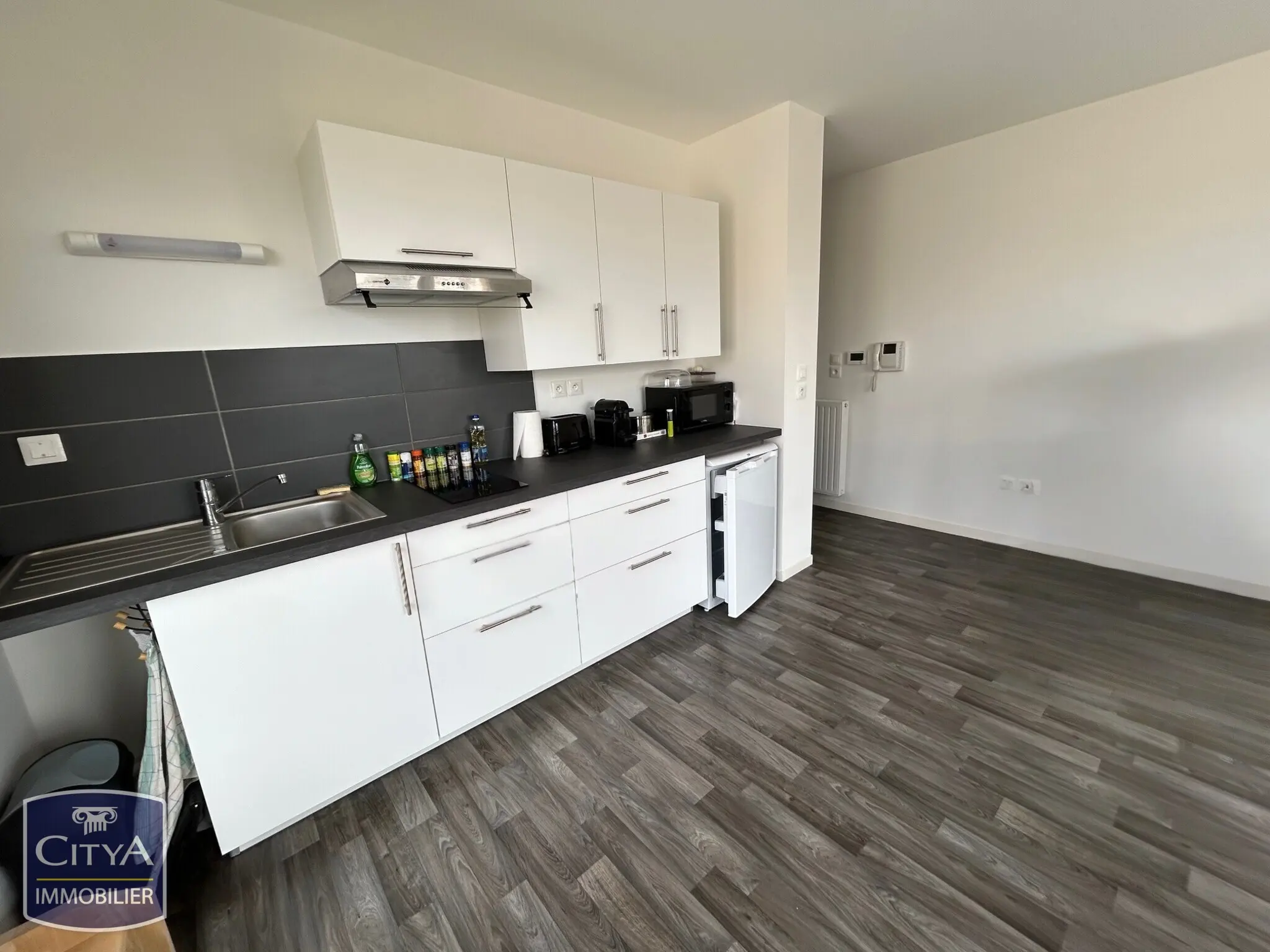 Photo 1 Appartement 1 pièce 28m²