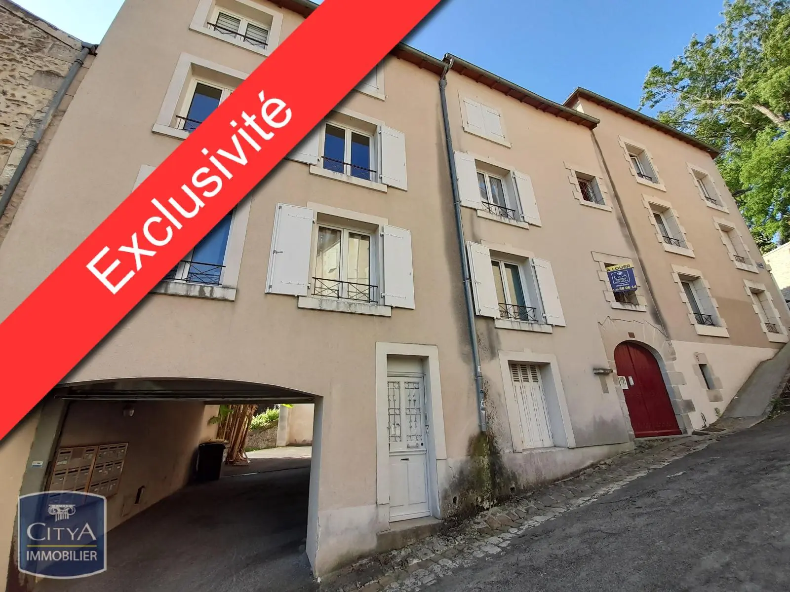 Photo 1 Appartement 1 pièce 24.4m²