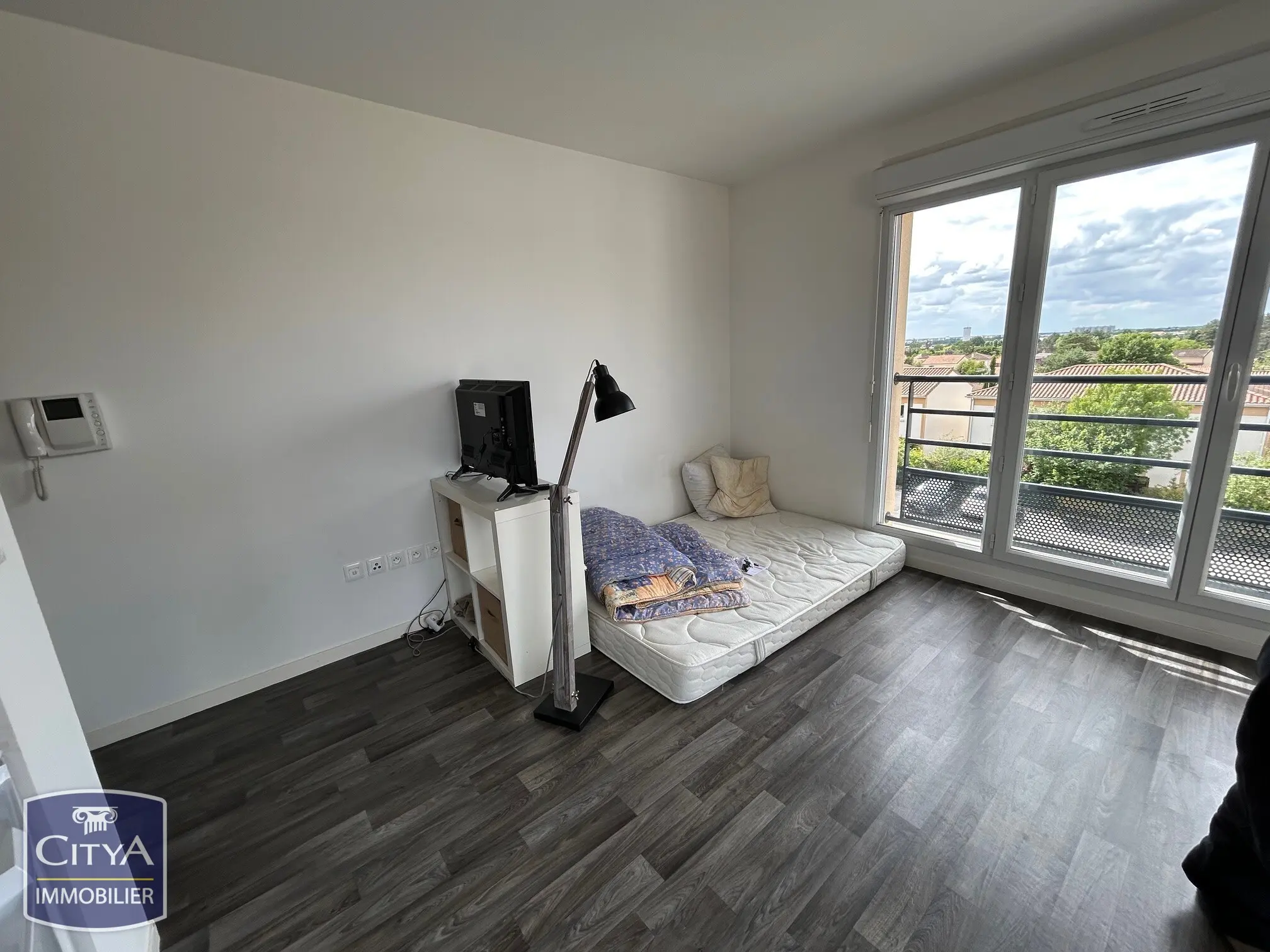 Photo 1 Appartement 1 pièce 28m²