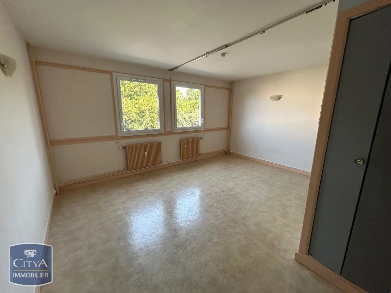 Photo 2 Appartement 1 pièce 27.87m²