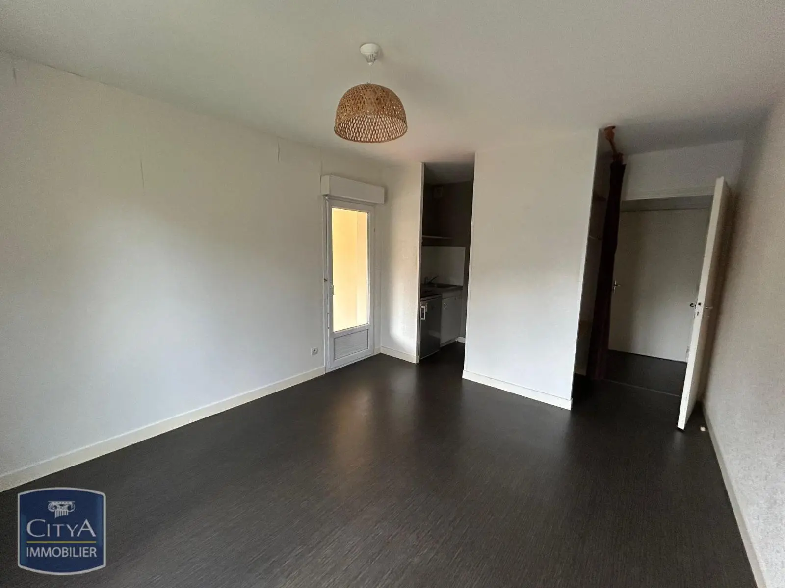 Photo 1 Appartement 1 pièce 21.11m²