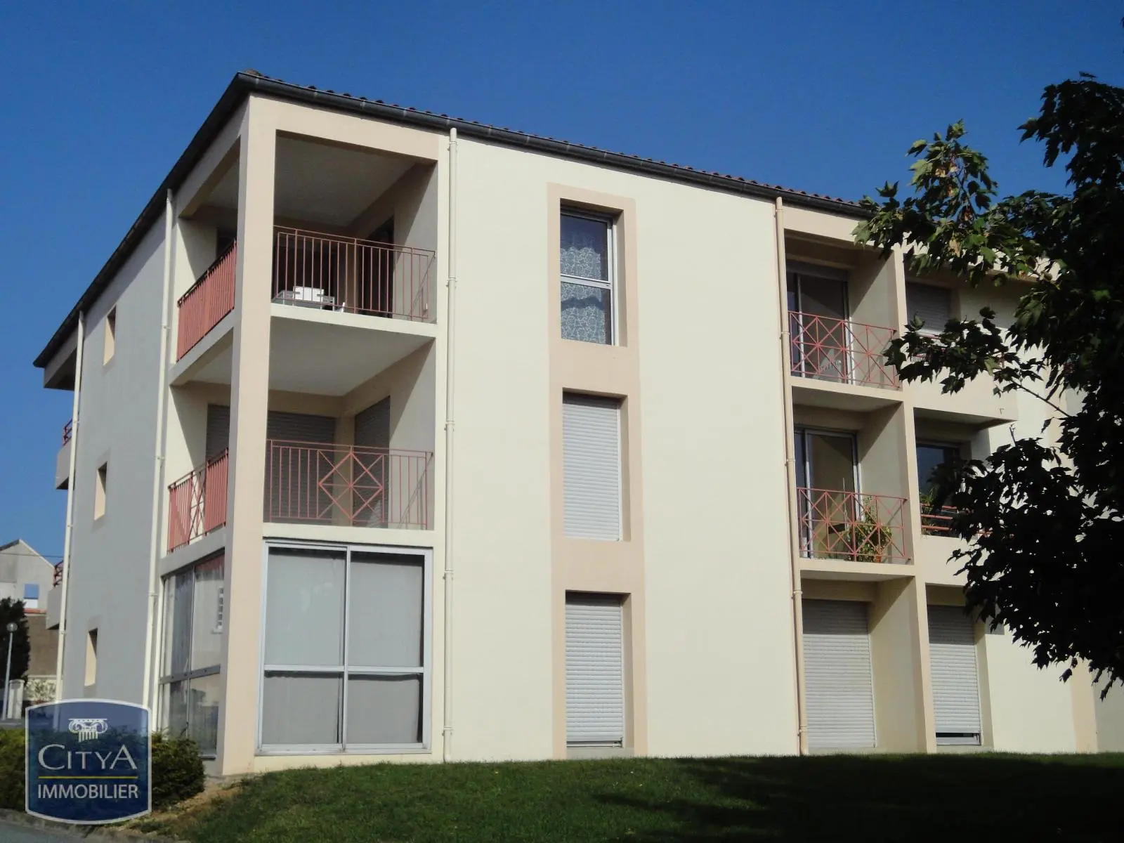 Photo 1 Appartement 1 pièce 28m²