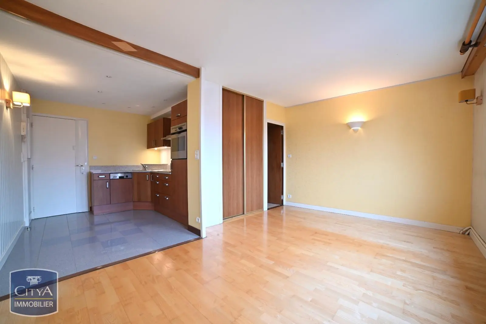 Photo 1 Appartement 1 pièce 30m²