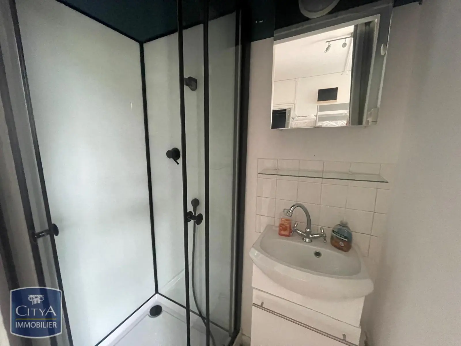 Photo 2 Appartement 1 pièce 9.54m²