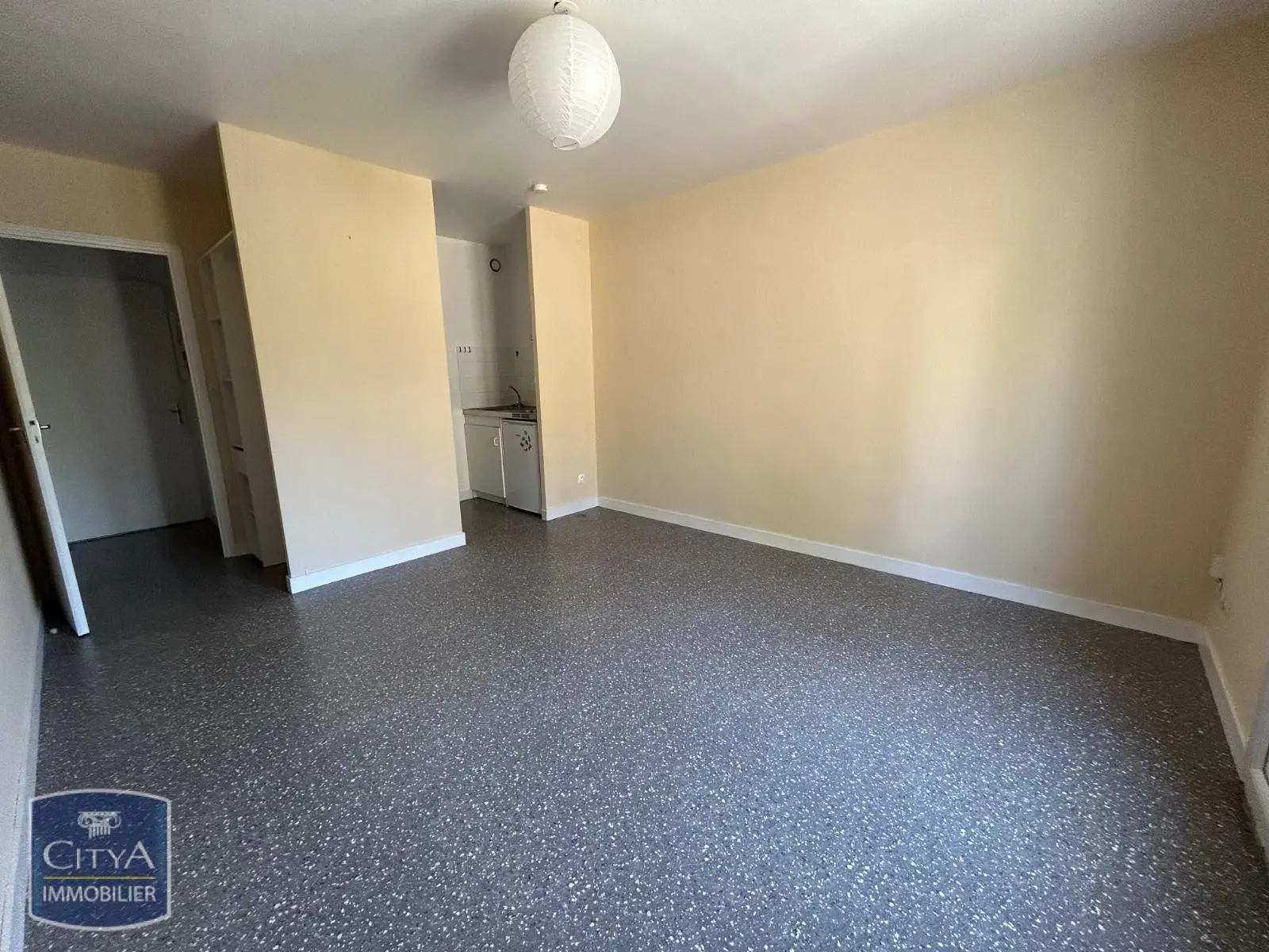 Photo 1 Appartement 1 pièce 21.42m²
