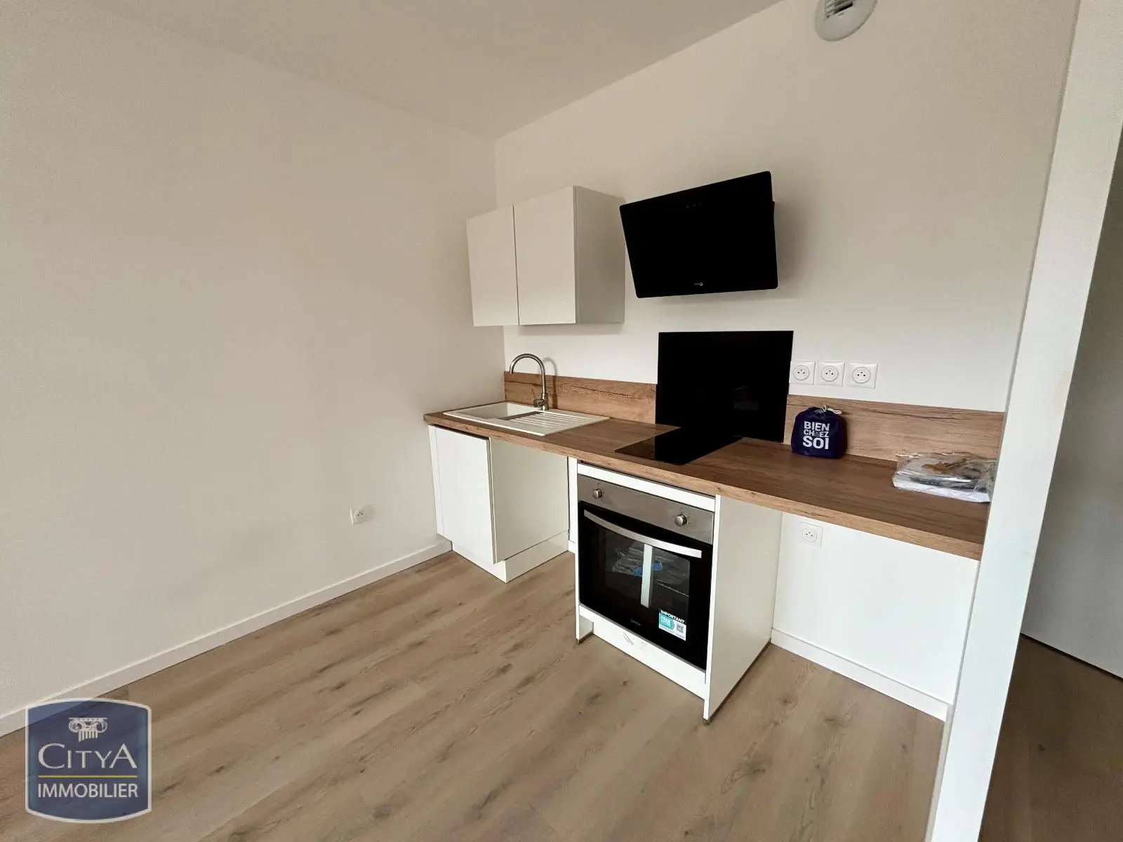 Photo 2 Appartement 1 pièce 25.45m²