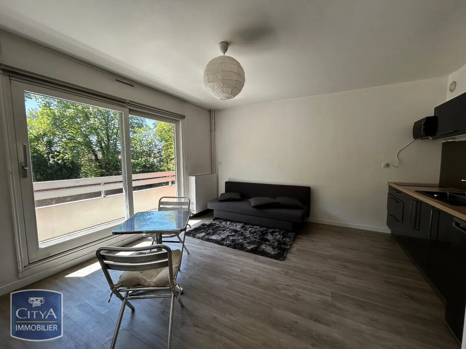 Photo 1 Appartement 1 pièce 27m²
