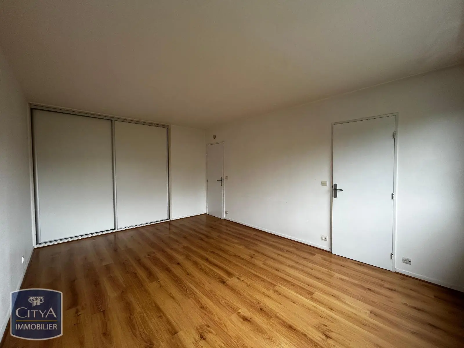 Photo 2 Appartement 1 pièce 29.85m²