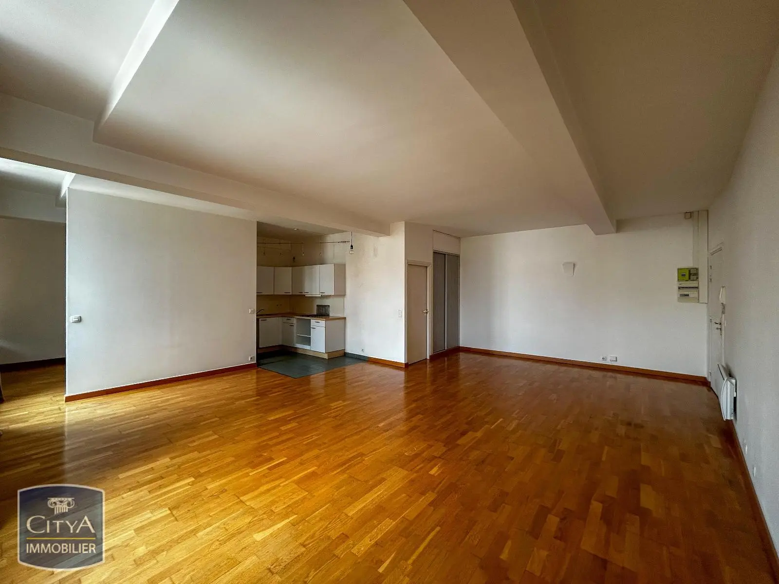 Photo 2 Appartement 2 pièces 75m²