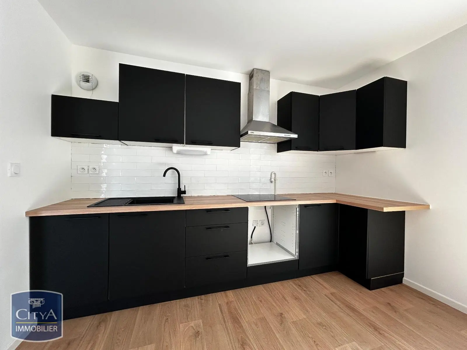 Photo 1 Appartement 4 pièces 75.77m²