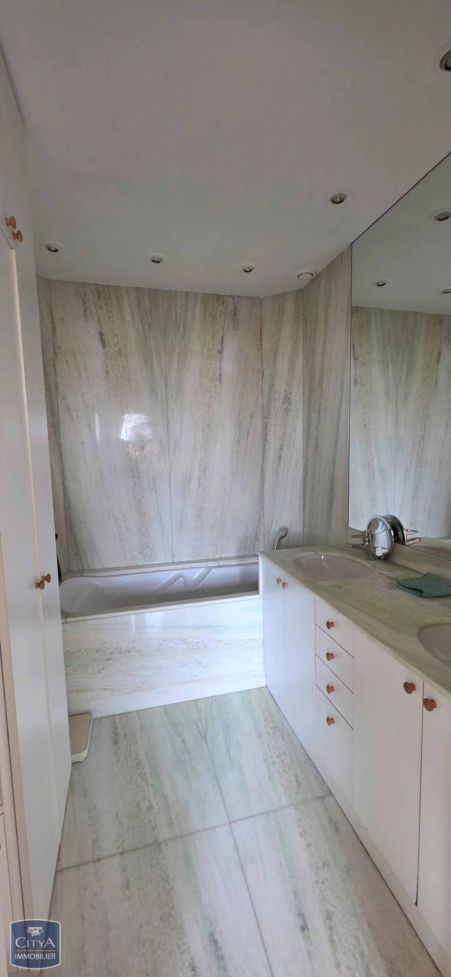 Photo 8 Appartement 5 pièces 136.82m²