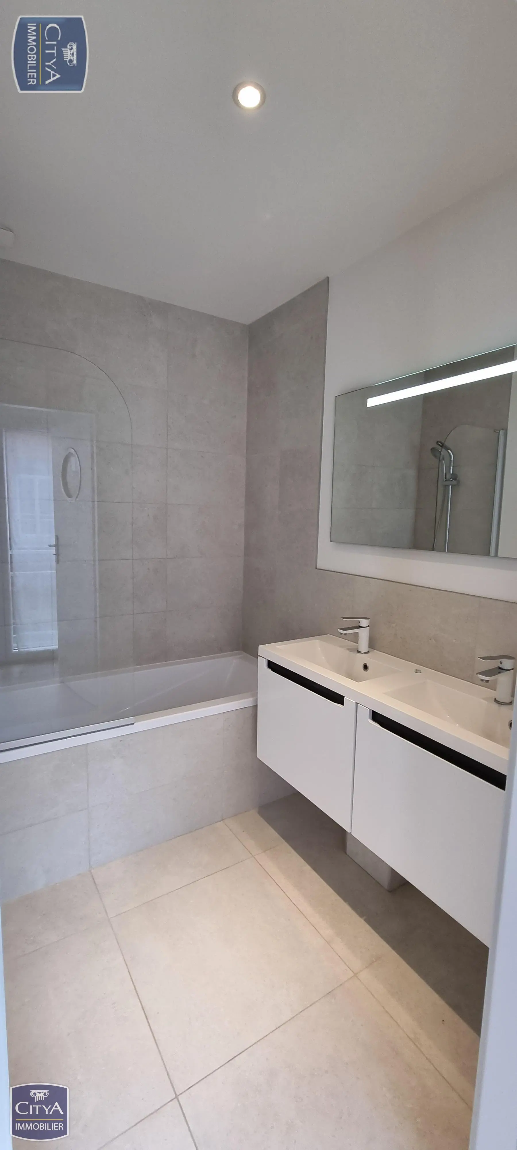 Photo 14 Appartement 4 pièces 100.18m²