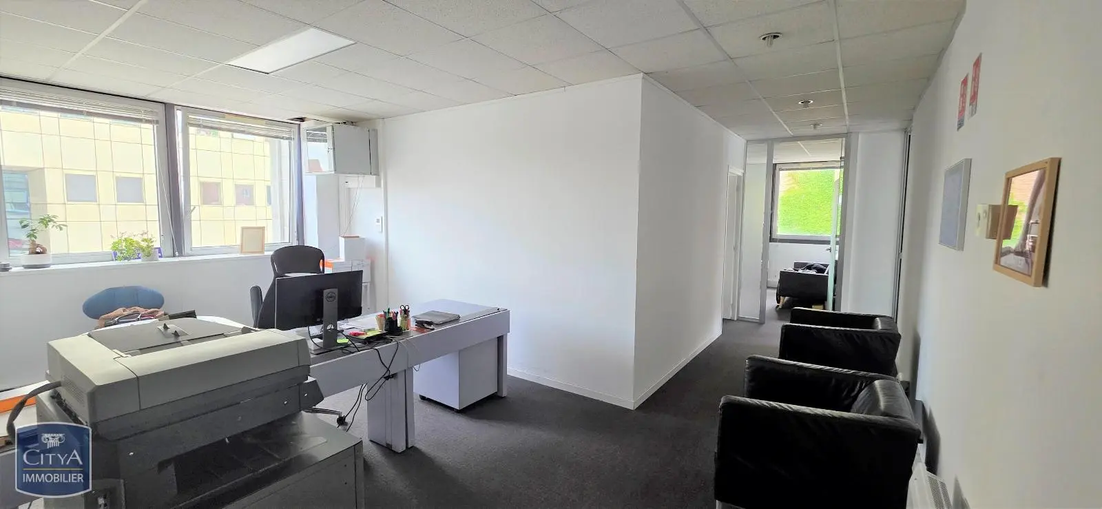 Photo 1 Local Professionnel 4 pièces 86m²