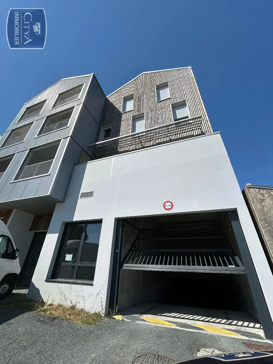 Photo 1 Parking