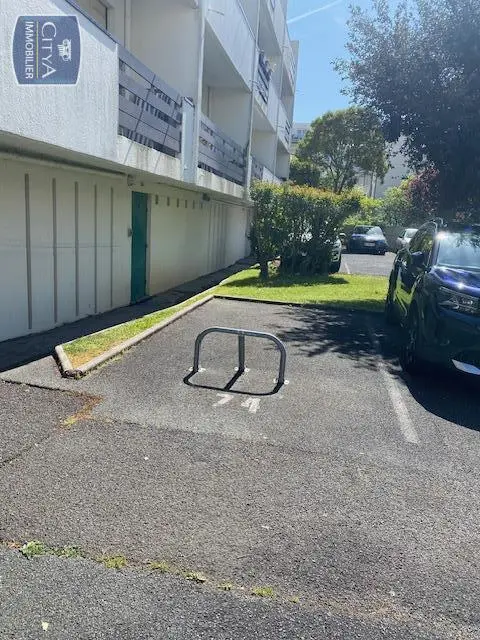 Photo 1 Parking