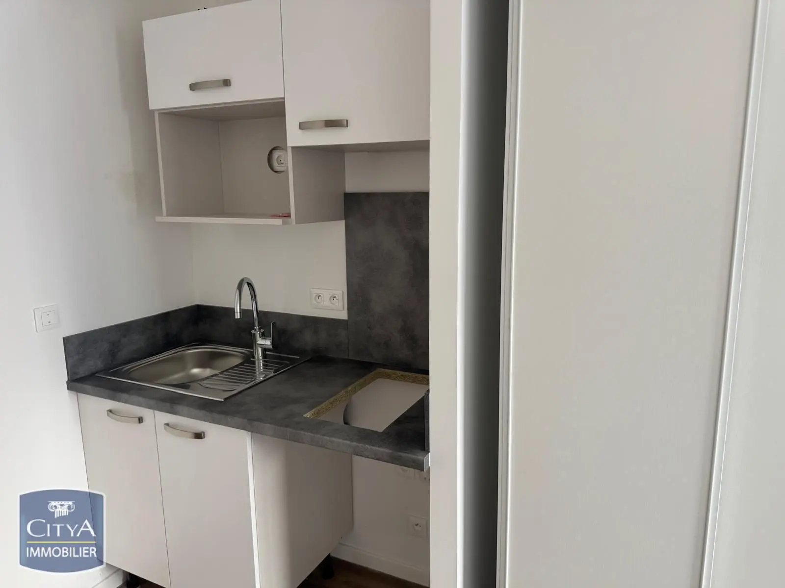 Photo 3 Appartement 1 pièce 21.82m²