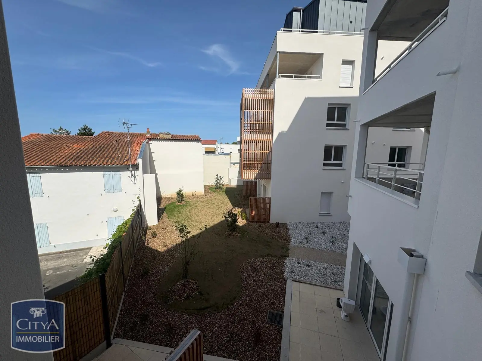 Photo 1 Appartement 1 pièce 21.82m²