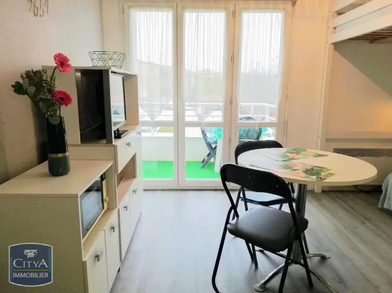 Photo 2 Appartement 1 pièce 19.61m²