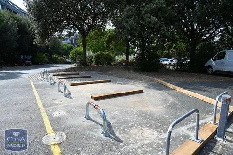 Photo 1 Parking