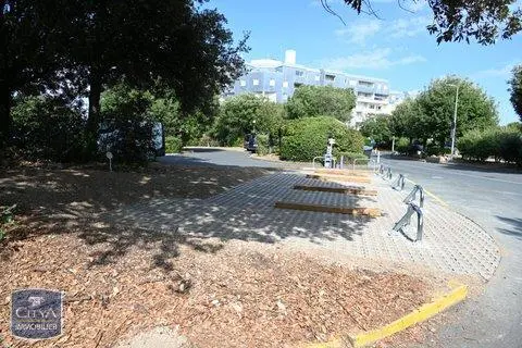 Photo 5 Parking