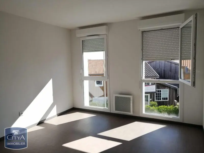 Photo 2 Appartement 1 pièce 25.45m²