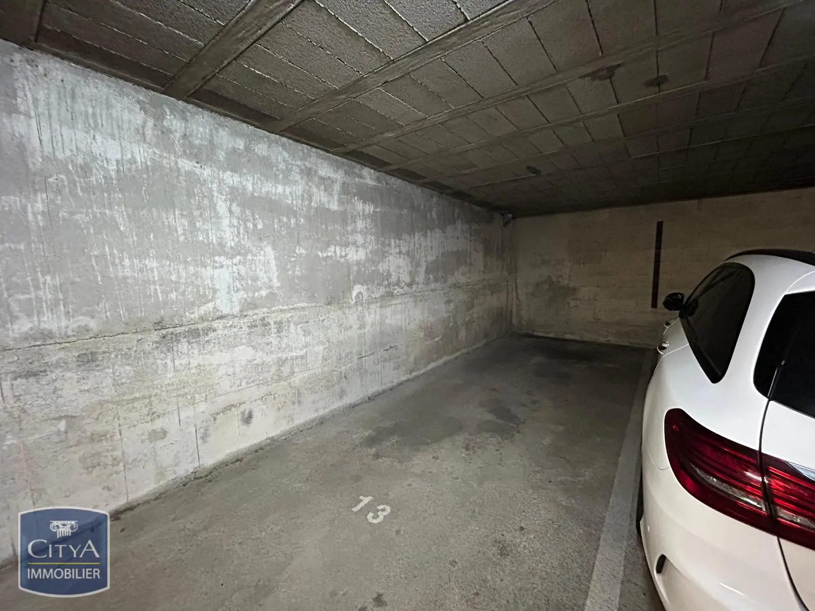 Photo 1 Parking