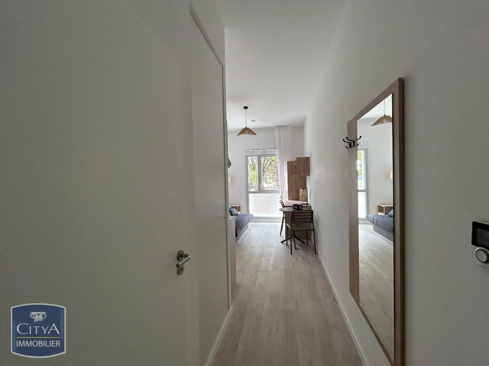 Photo 1 Appartement 1 pièce 18m²